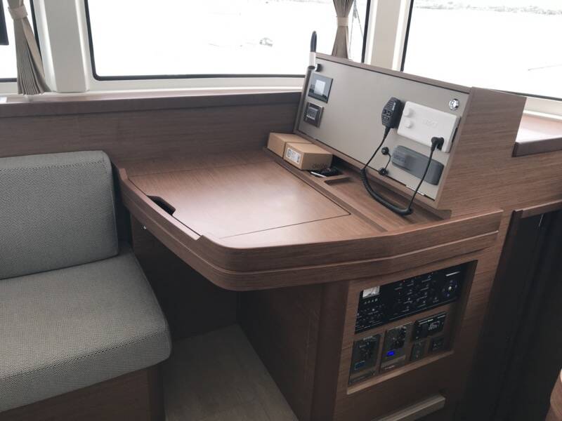 Lagoon 42 Sammy (A/C, WM, Inverter, Generator)