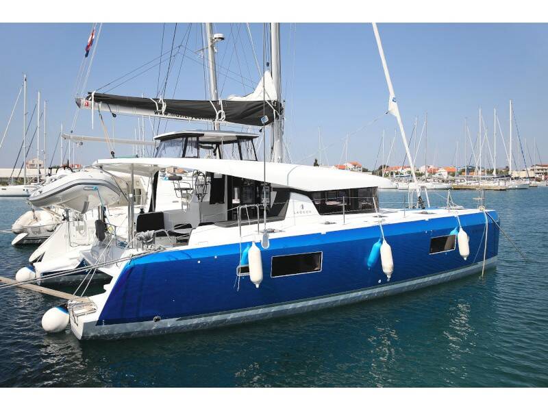 Lagoon 42 ROYAL SALUTE