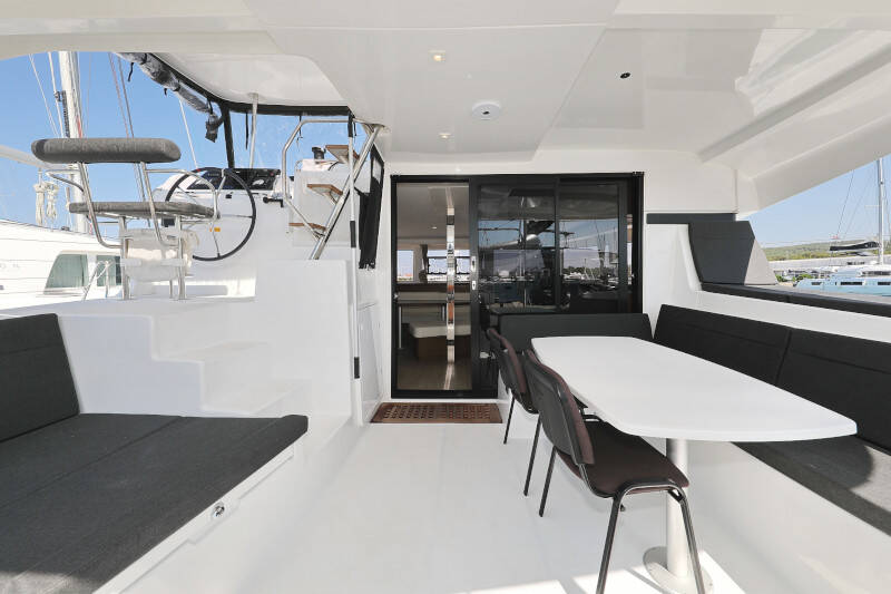 Lagoon 42 ROYAL SALUTE
