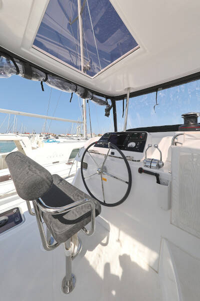 Lagoon 42 ROYAL SALUTE