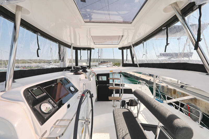 Lagoon 42 ROYAL SALUTE