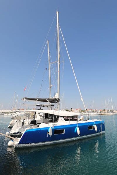 Lagoon 42 ROYAL SALUTE