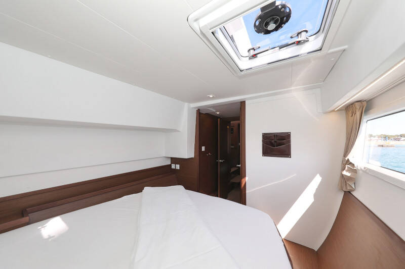 Lagoon 42 ROYAL SALUTE