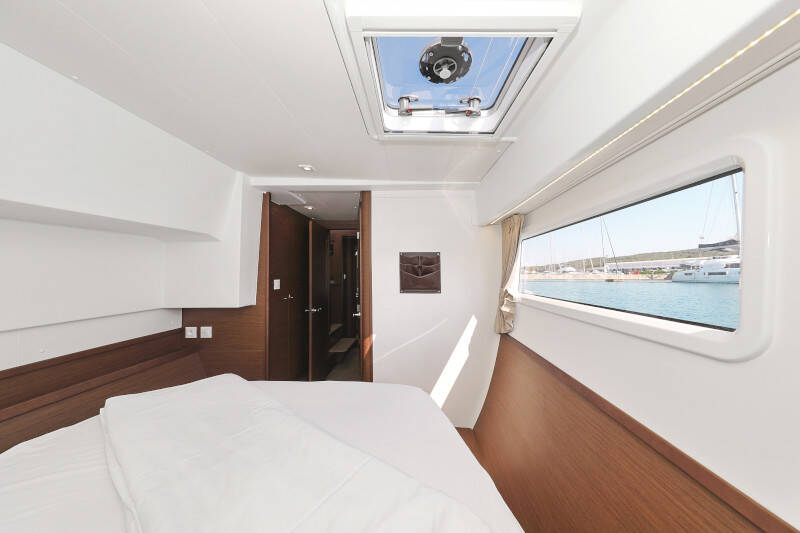 Lagoon 42 ROYAL SALUTE