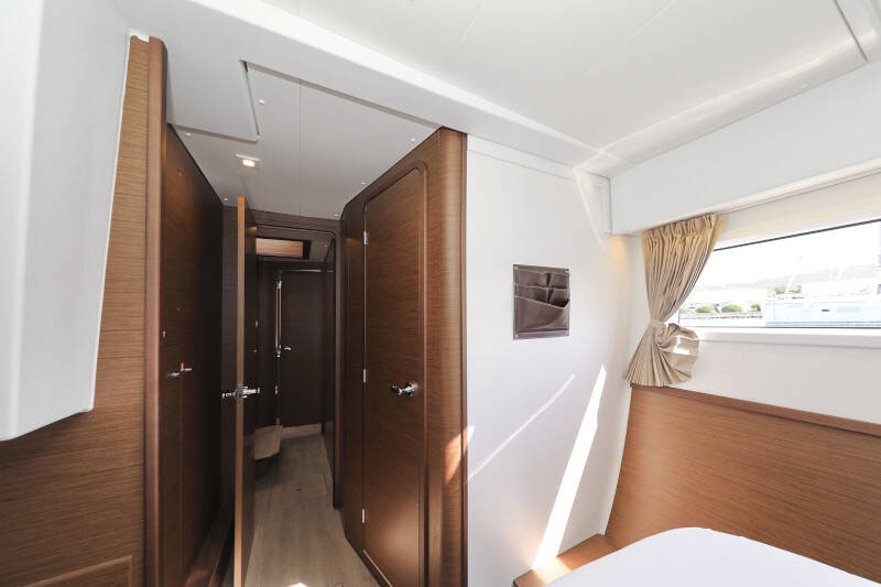Lagoon 42 ROYAL SALUTE