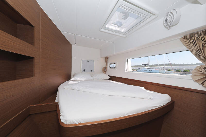 Lagoon 42 ROYAL SALUTE