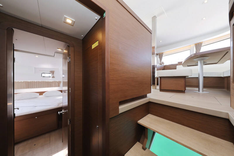 Lagoon 42 ROYAL SALUTE