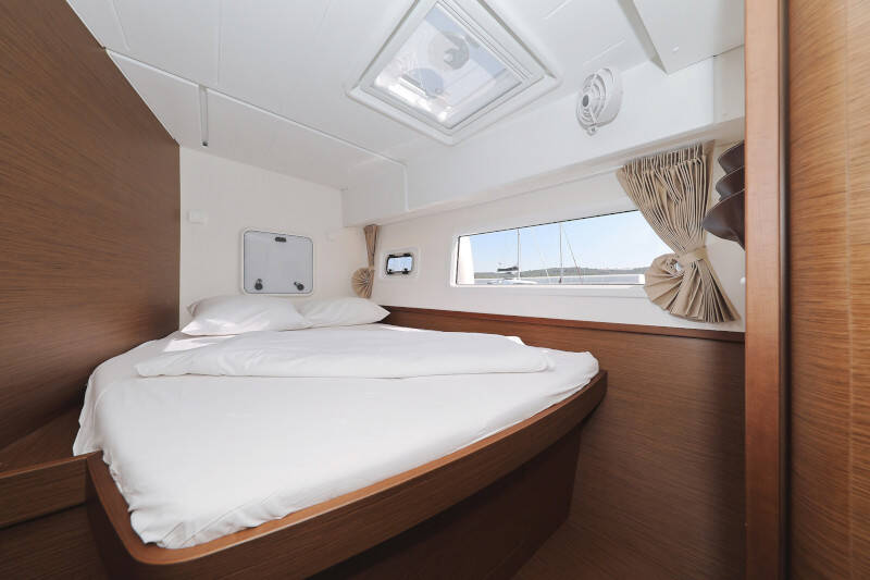 Lagoon 42 ROYAL SALUTE