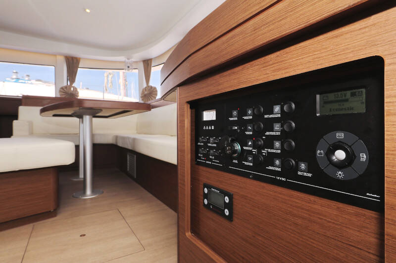 Lagoon 42 ROYAL SALUTE