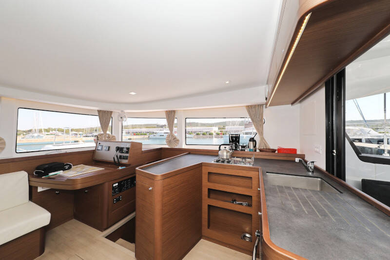 Lagoon 42 ROYAL SALUTE