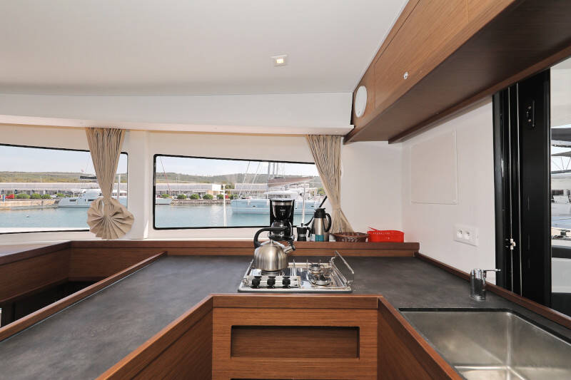Lagoon 42 ROYAL SALUTE