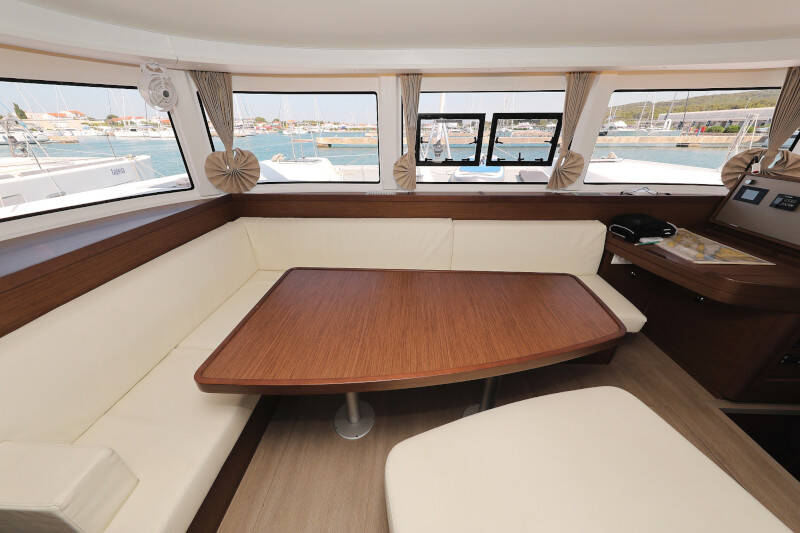 Lagoon 42 ROYAL SALUTE