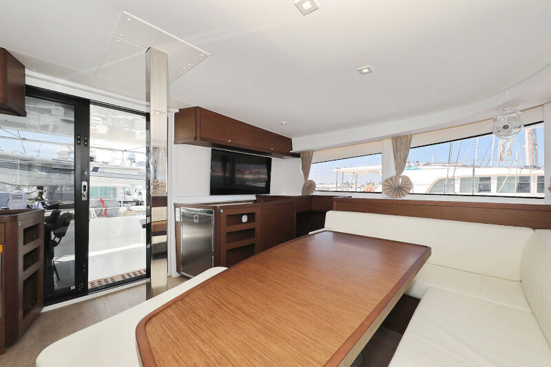 Lagoon 42 ROYAL SALUTE