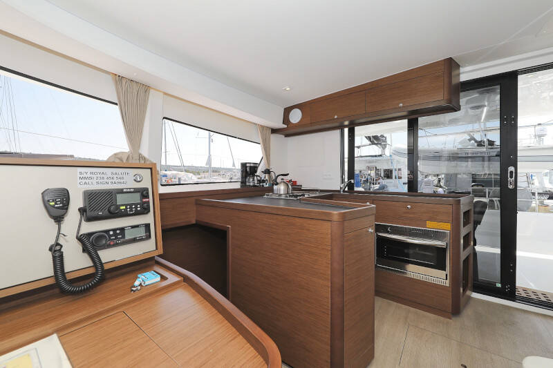 Lagoon 42 ROYAL SALUTE