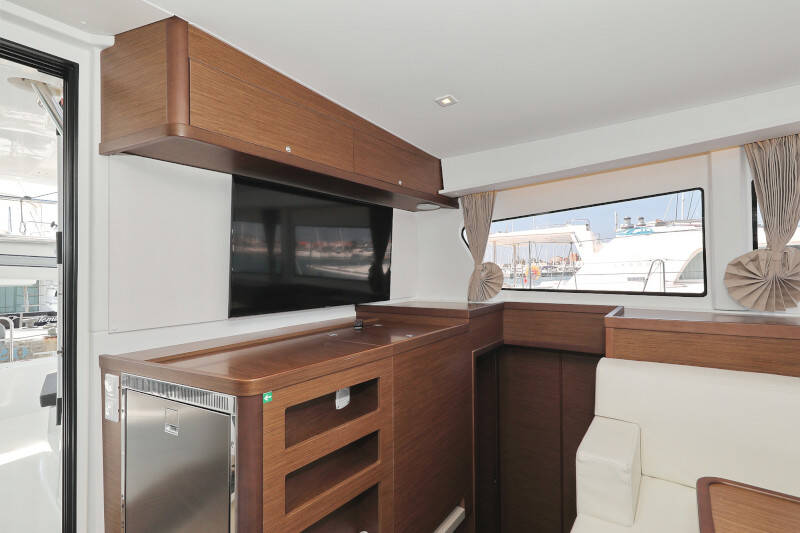 Lagoon 42 ROYAL SALUTE