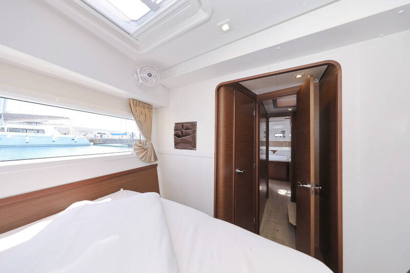Lagoon 42 ROYAL SALUTE