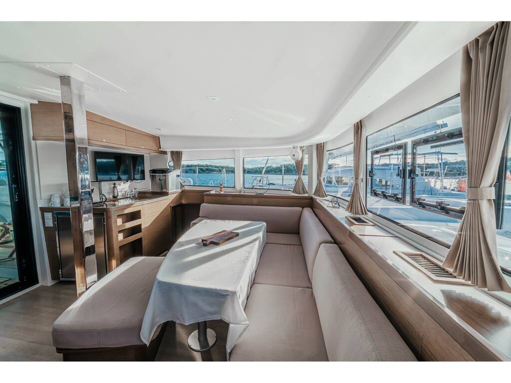 Lagoon 42 ARTEMIS