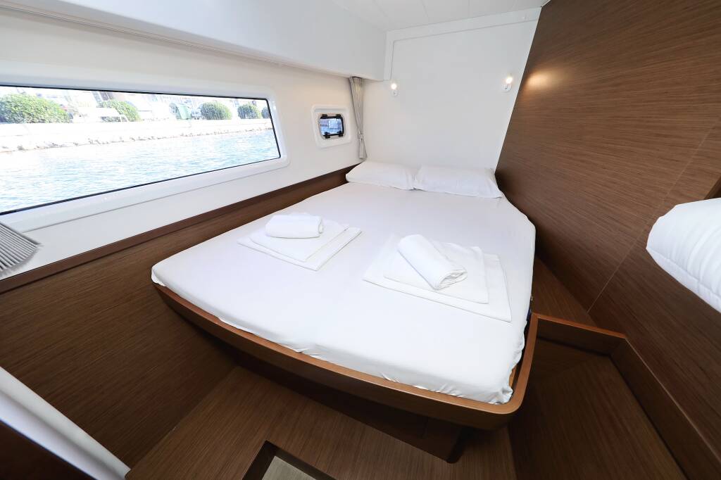 Lagoon 42 REA