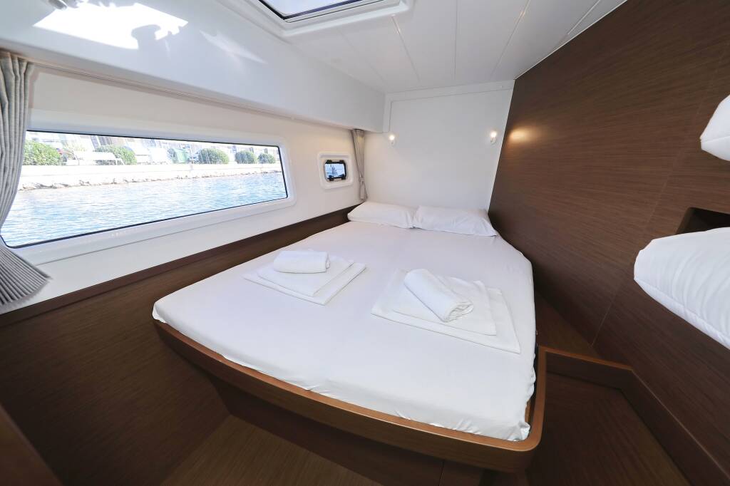 Lagoon 42 REA
