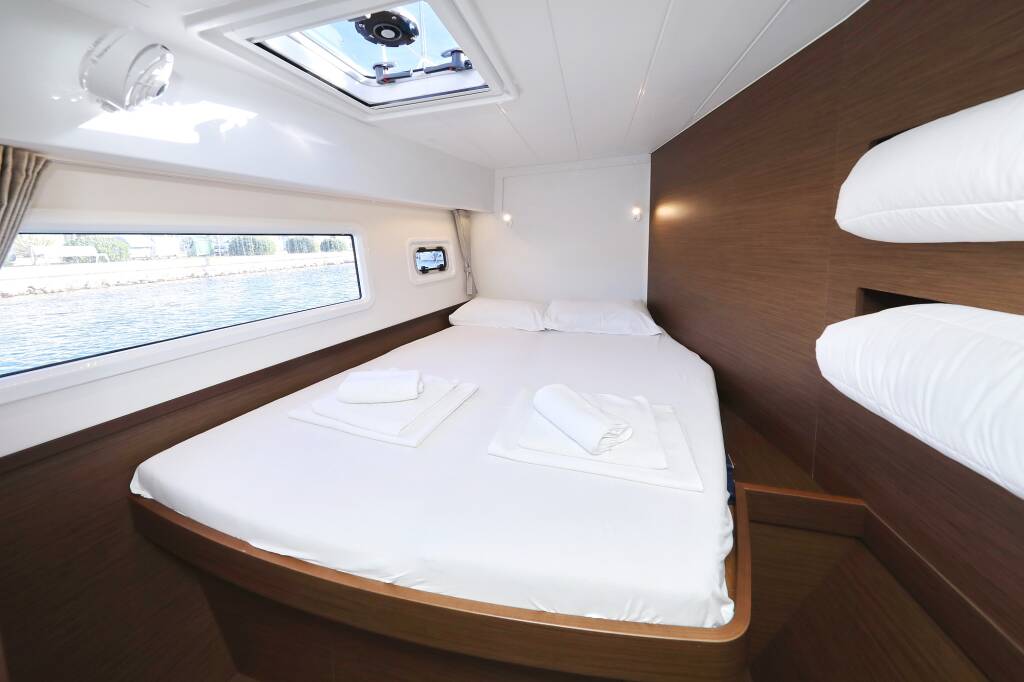 Lagoon 42 REA