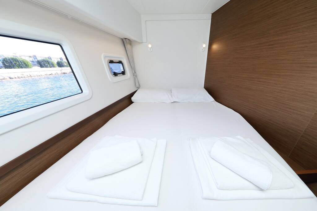 Lagoon 42 REA