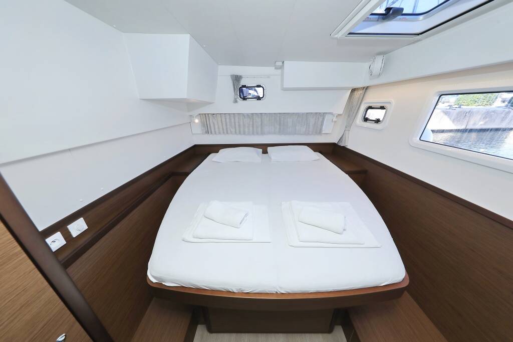 Lagoon 42 REA
