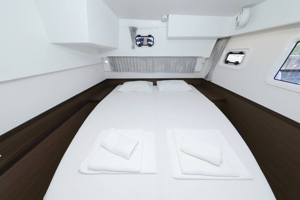 Lagoon 42 REA