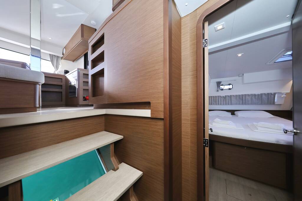 Lagoon 42 REA