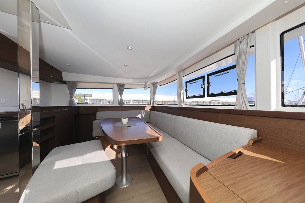 Lagoon 42 REA