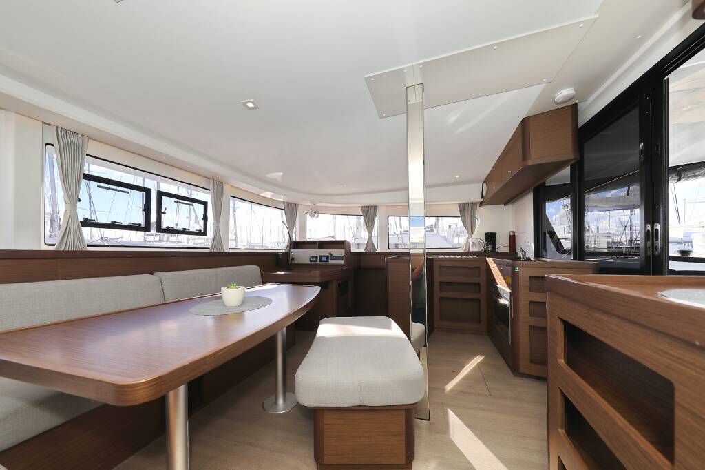 Lagoon 42 REA