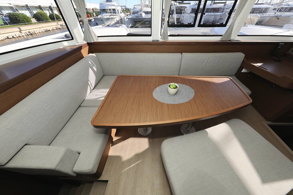 Lagoon 42 REA