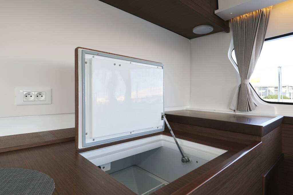 Lagoon 42 REA