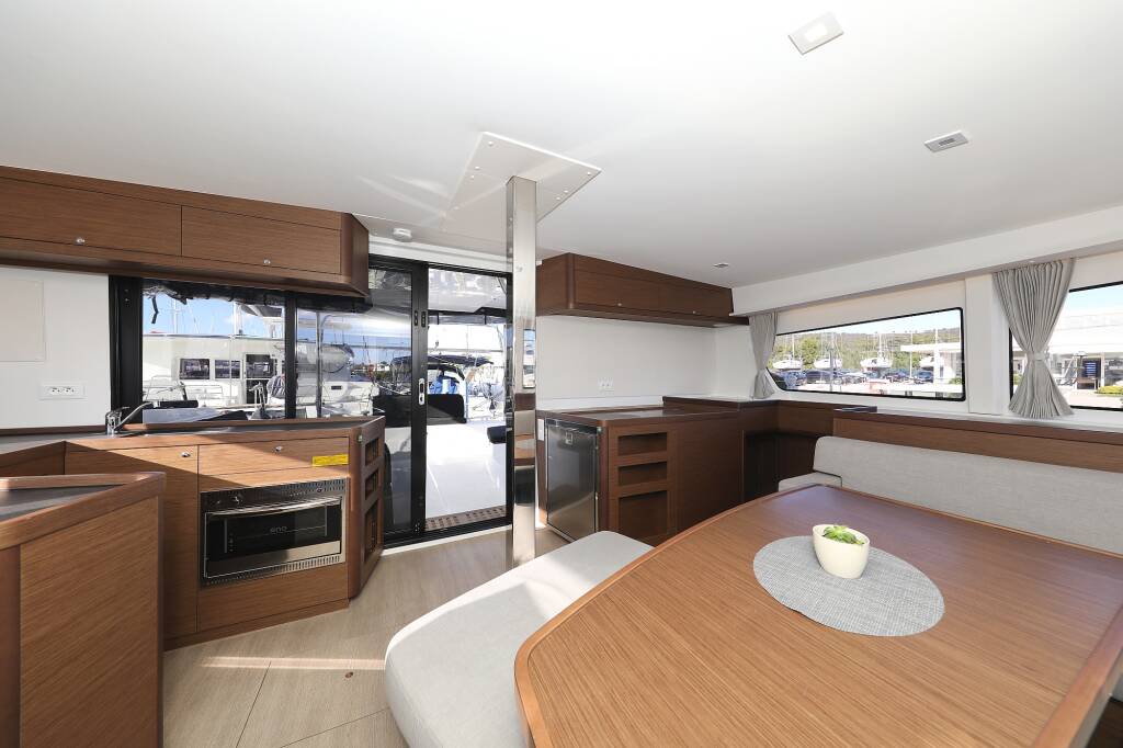 Lagoon 42 REA