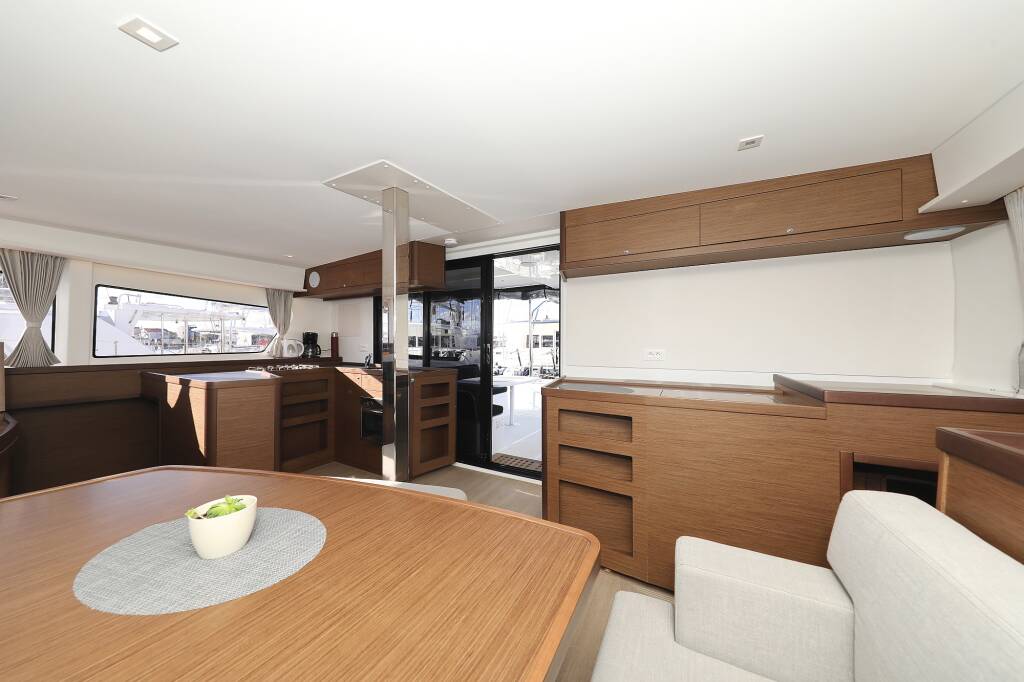 Lagoon 42 REA