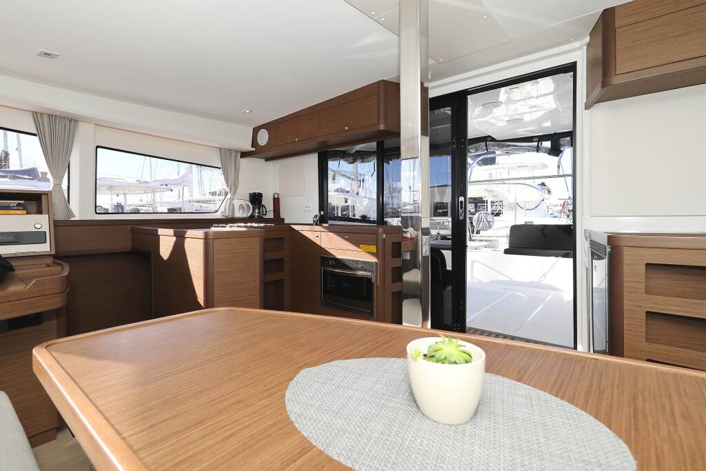 Lagoon 42 REA