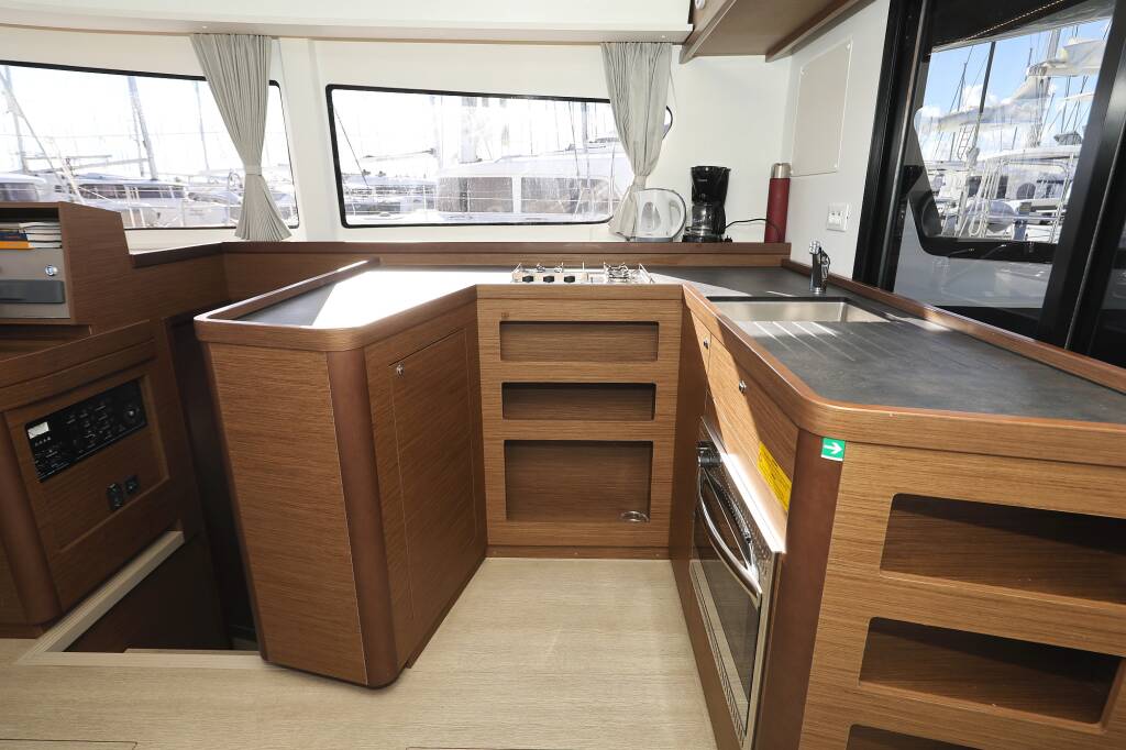 Lagoon 42 REA