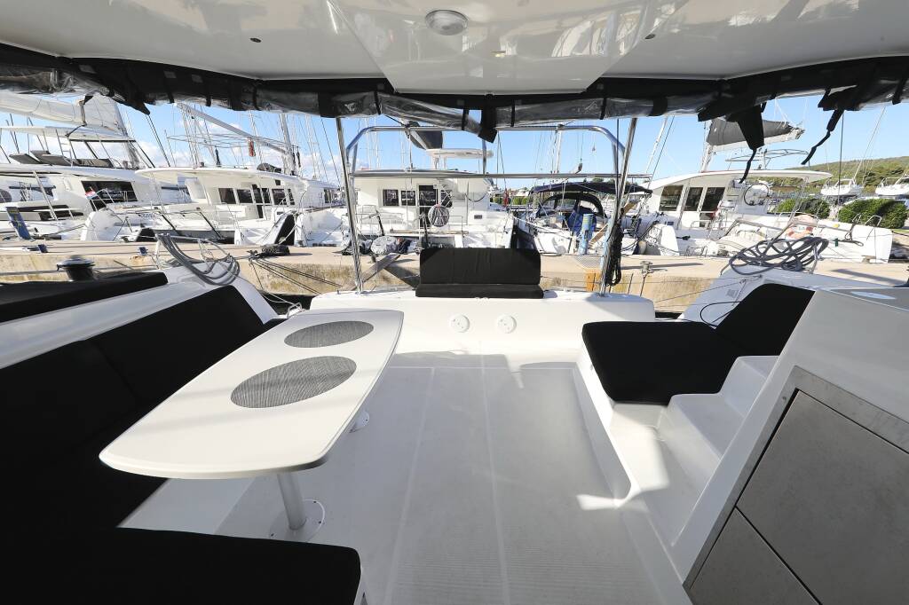 Lagoon 42 REA