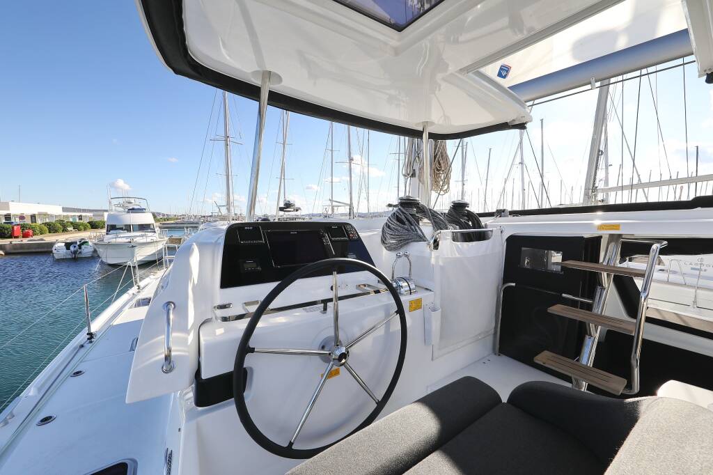Lagoon 42 REA