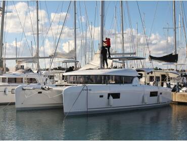 Lagoon 42 • REA