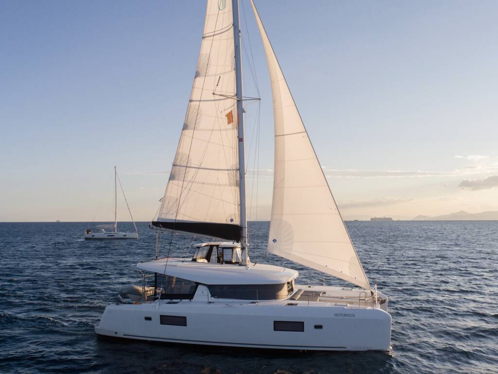 Lagoon 42 Notorious | A/C, Gen, Watermaker, 12 pax