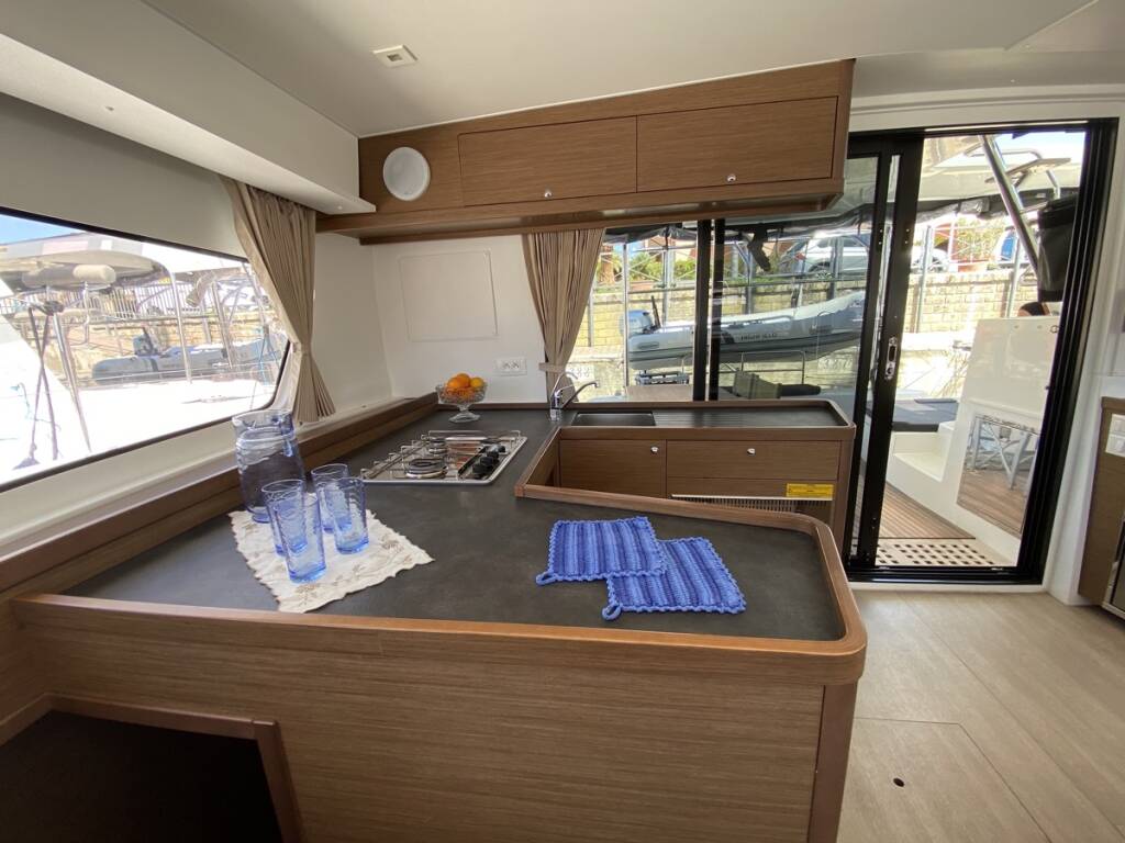 Lagoon 42 Blue Eyes (WM, Inverter, Fans)