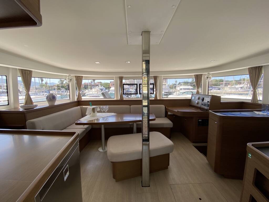 Lagoon 42 Blue Eyes (WM, Inverter, Fans)