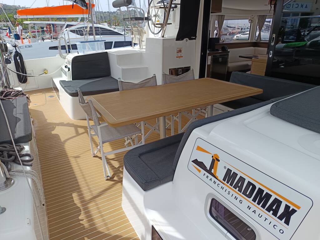 Lagoon 42 Waterworld