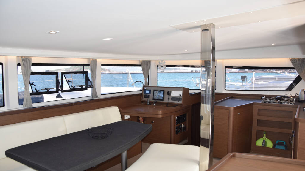 Lagoon 42  ANTEL AC,Gen,W.maker