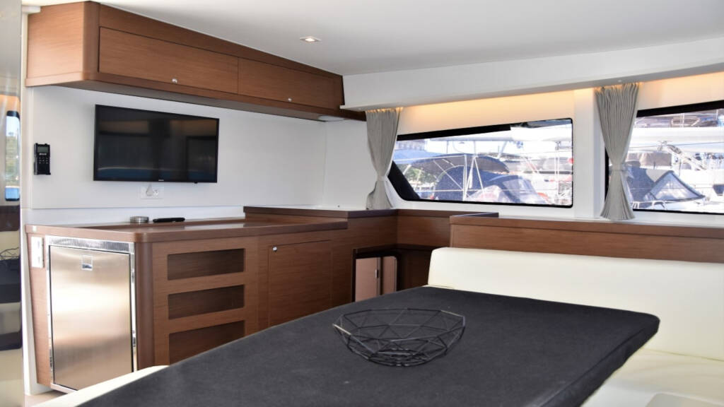 Lagoon 42  ANTEL AC,Gen,W.maker