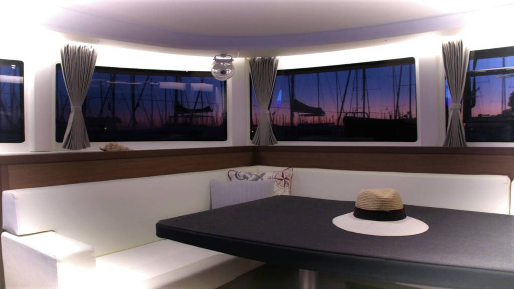 Lagoon 42  ANTEL AC,Gen,W.maker