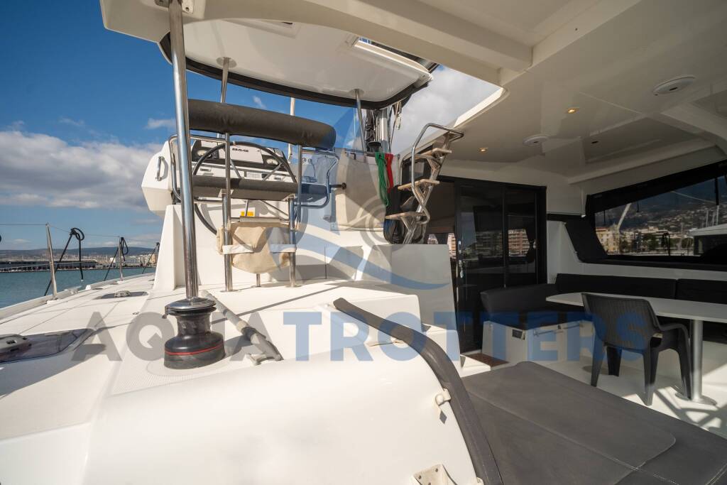 Lagoon 42 SILENCE  (A/C and Generator)