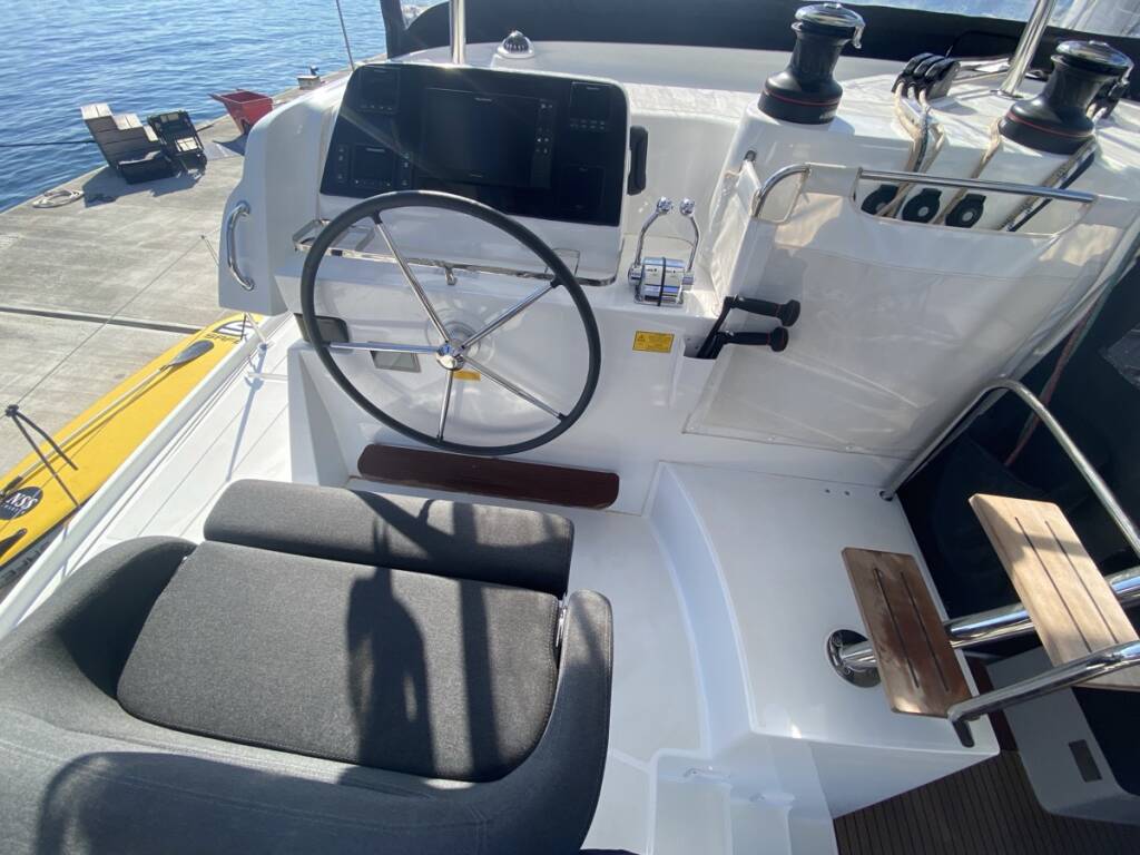 Lagoon 42 Copernicus (GND) (A/C, WM, Generator, Inverter)