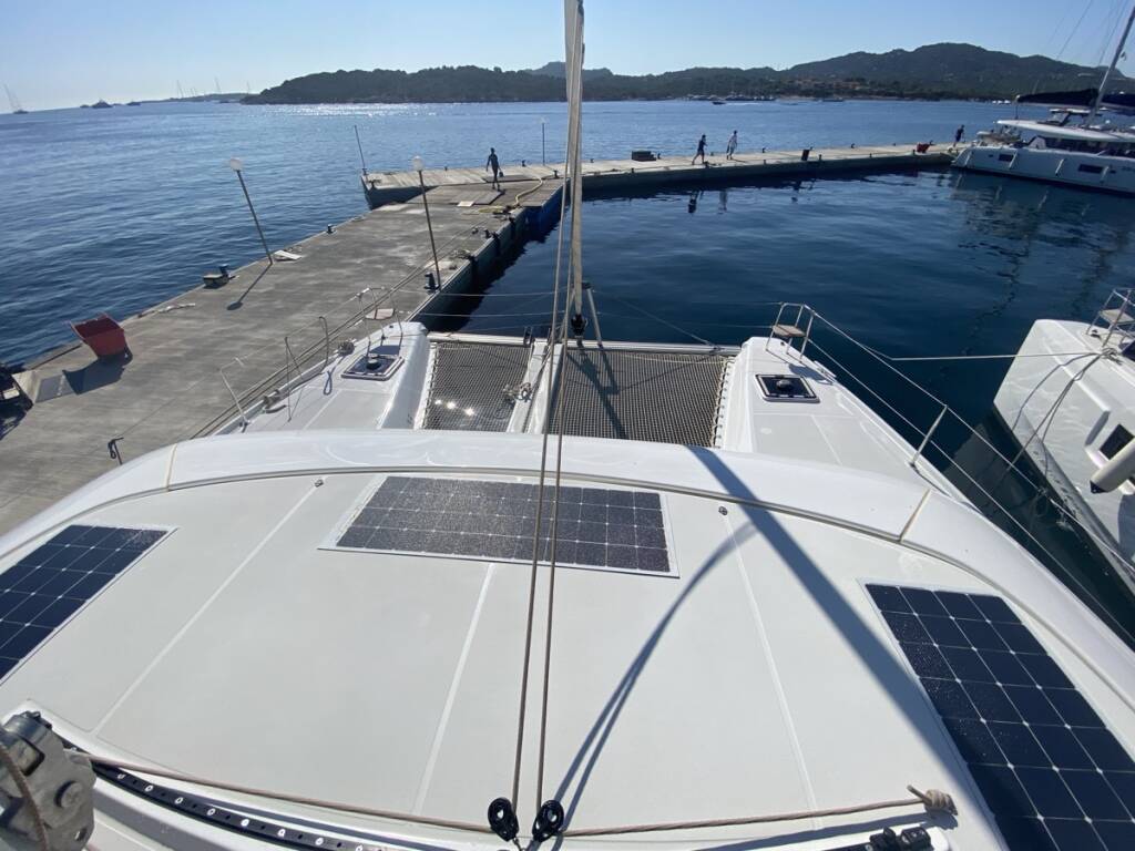 Lagoon 42 Copernicus (GND) (A/C, WM, Generator, Inverter)