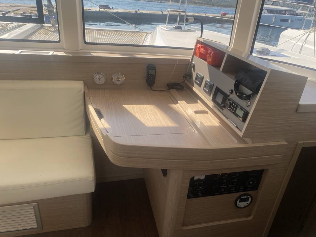 Lagoon 42 Copernicus (GND) (A/C, WM, Generator, Inverter)